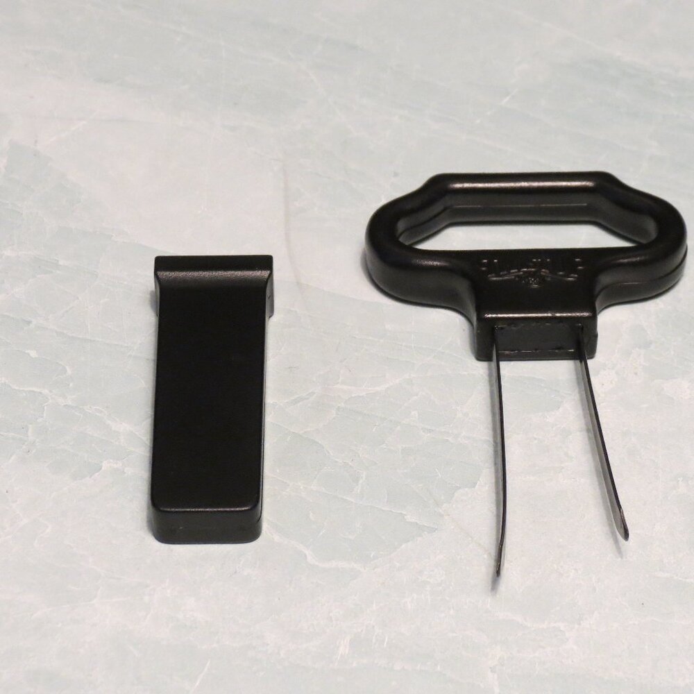 Twistup Wine Cork Remover vintage black w/no advertising bottle opener